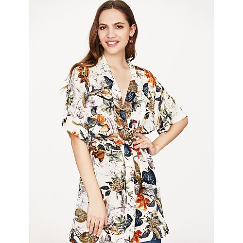 Female holiday, go chic dress shirt, printed V-neck